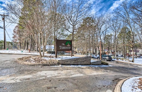 Fairfield Bay Apartamento | Single-Story Fairfield Bay Condo with Deck!