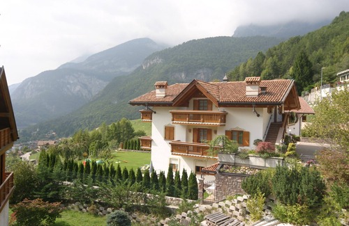 Molveno Villa | Villa individual en una posición privilegiada con vistas al lago y los Dolomitas Brenta ****