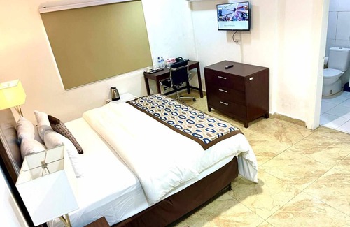Monrovia Hotel | Sinkor Palace