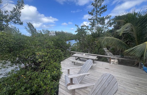 Upper Bogue Casa | Siren's Song is a beautiful waterfront home in the community of Whale Point