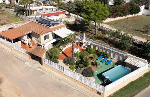 Scala di Furno Casa | Sirena Apartment in Luxury Villa with Shared Pool