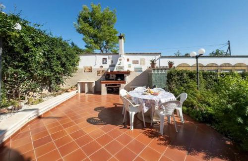 Scala di Furno Casa | Sirena Apartment in Luxury Villa with Shared Pool