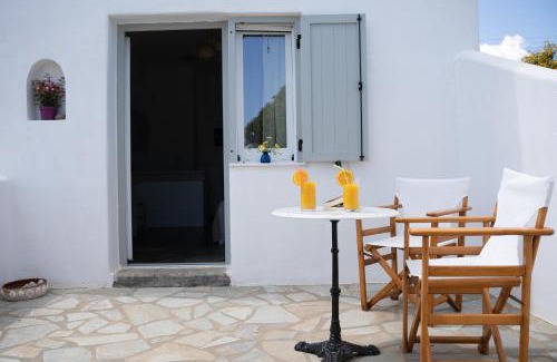 Ampelas Apartamento | Sirokos Studio at Winds House in Ampelas