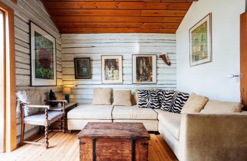 Espoo Villa | Sirpa's Artistic Nuuksio Retreat with Heated Pool