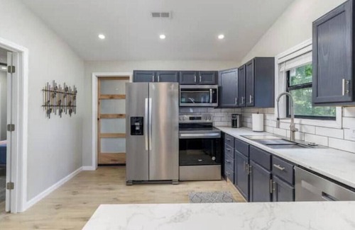 St. Robert Apartamento | Sista's Suites - Suite B