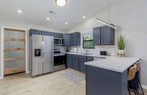 St. Robert Apartamento | Sista's Suites - Suite B