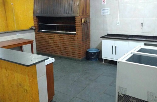 Santa Isabel Casa | área de sitio en santa isabel con un campo de fútbol, ​​piscina y ocio
