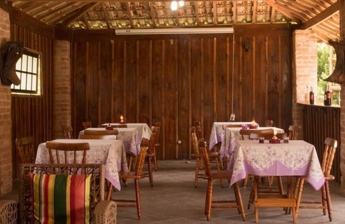 Embu-Guacu Casa | Sitio con cascada, 6 suites, piscina, salón de fiestas