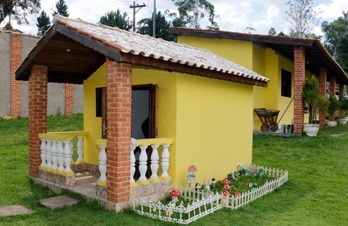 Embu-Guacu Casa | Sitio con cascada, 6 suites, piscina, salón de fiestas