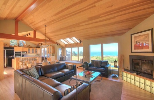Sea Ranch Casa | Sited in the Meadow Approx 100 Yds off the Ocean Front with Unblockable Views