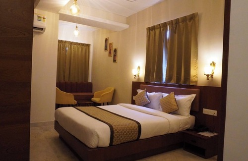 Kota Hotel | SITEVI INN & SUITES
