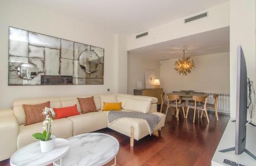 Vallpineda Apartamento | Sitges Spaces Garden Paradise 3 bedroom, 3 bathroom, huge PRIVATE garden-terrace, pool- sleeps up to 8