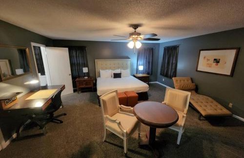 Whitehaven Casa | Sits on an acre near Grace land with 3 full baths