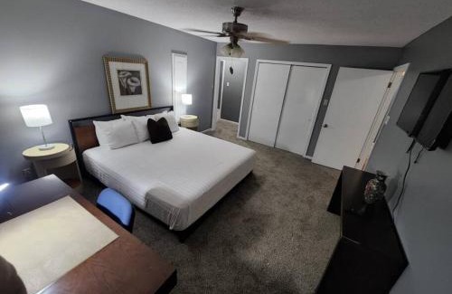 Whitehaven Casa | Sits on an acre near Grace land with 3 full baths