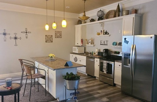 Navarre Casa | Sitting on the dock of the bay!