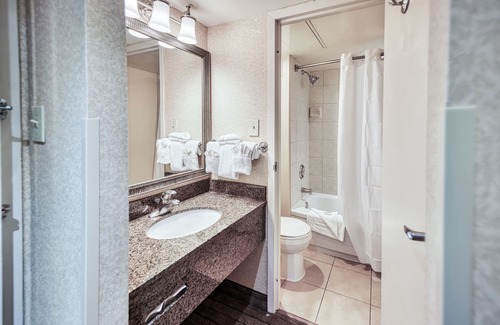 Southeast Calgary Casa | Situated 7-minute drive from downtown Calgary, & 2 minutes from Stampede Park