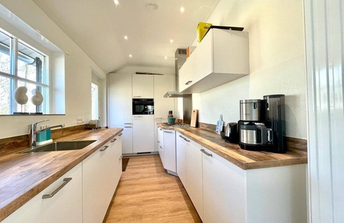 Koudekerke Casa | Situated directly behind the dunes, cosy holiday home where 1 dog is welcome