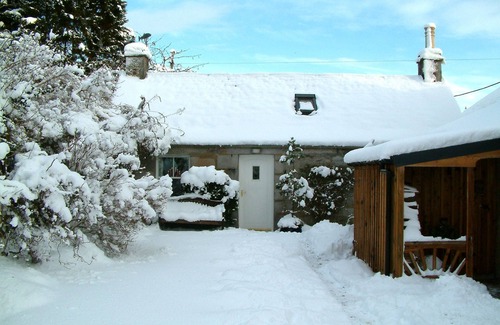 Pitlochry Cabaña | Situated in a Quiet Location With Off-street Parking. Ideal for Couples