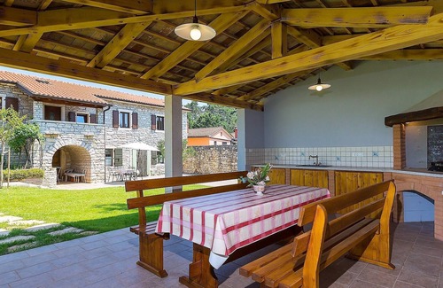 Heki Cabina | Ideal Villa en Heki con Piscina