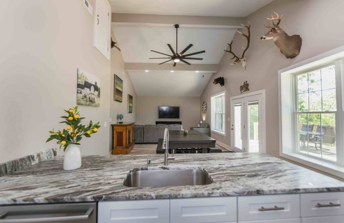 Bakerton Cabaña | Situated on the banks of the Cumberland River minutes away Lake Cumberland
