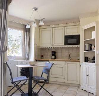 Duingt Apartamento | Situation exceptionnelle pour ce cosy studio avec terrasse SUR LAC, dans résidence avec PLAGE et ponton PRIVEE