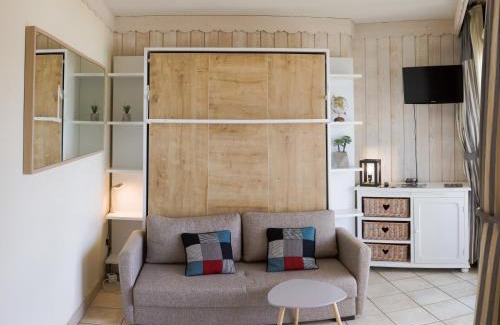 Duingt Apartamento | Situation exceptionnelle pour ce cosy studio avec terrasse SUR LAC, dans résidence avec PLAGE et ponton PRIVEE