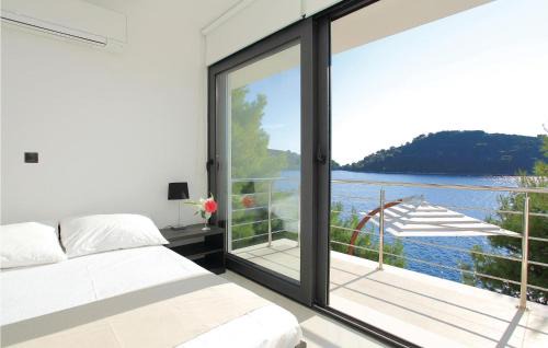 Blato Casa | Six-Bedroom Holiday Home In Karbuni