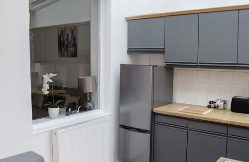 Six Bells Casa | Six Bells Retreat – A Fresh & Spacious Home in the Heart of the Valleys