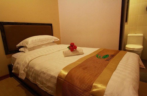 Dungun Casa | SIX VILLA INN
