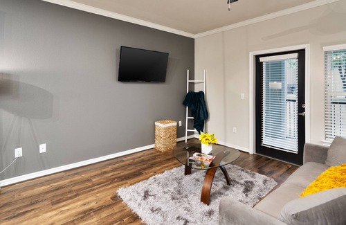 Wetmore Apartamento | SixFlags/RIM/LaCantera/Shopping/TheDominion/RestaurantsNearby