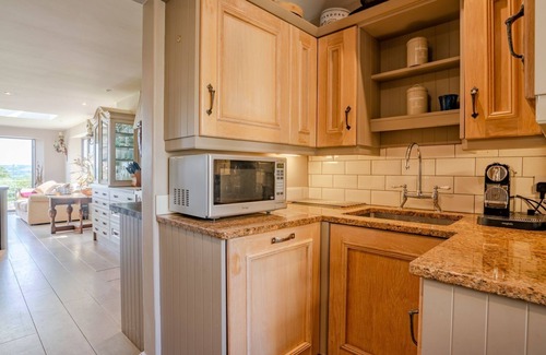 Clapton on the Hill Cabaña | Sixpenny Cottage - Spectacular views near Bourton-on-the-Water