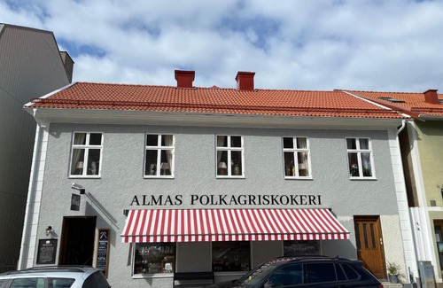 Granna Apartamento | Sjöbrinken -Nyrenoverad lägenhet i centrala Gränna med utsikt över Vättern och hela Visingsö