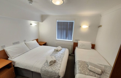 Pinkwell Hotel | SK Heathrow Hotel