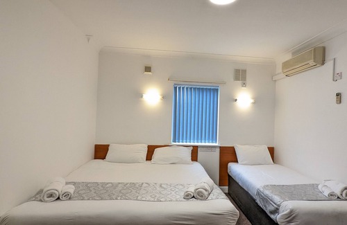 Pinkwell Hotel | SK Heathrow Hotel