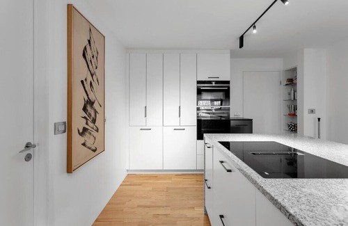 Vesturbær Apartamento | SK52 by the Sea, Unique spacious oceanfront luxury - free parking & free wifi