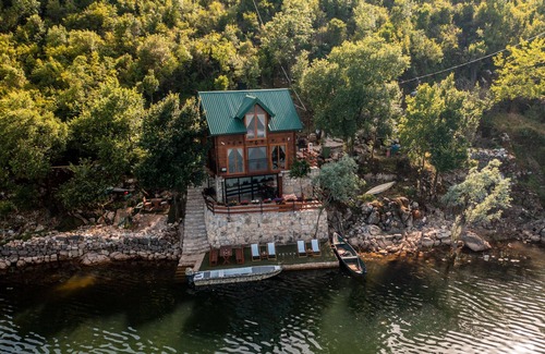 Karuc Casa | Skadar Lake Waterfront Two-Bedroom Home