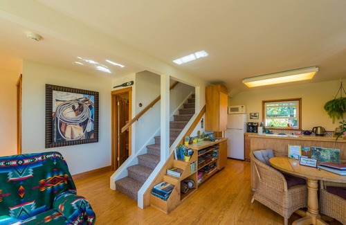 Mount Vernon Cabina | Skagit Valley Farmland View Cabin