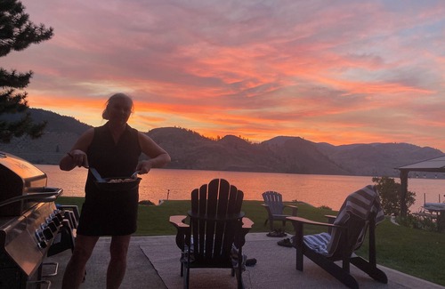 Okanagan-Similkameen Casa | Skaha LakeFront BnB: Your Lakefront Home-Away-From-Home
