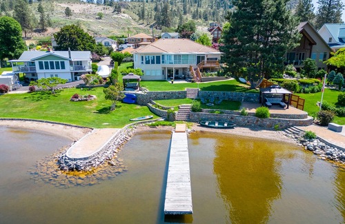 Okanagan-Similkameen Casa | Skaha LakeFront BnB: Your Lakefront Home-Away-From-Home