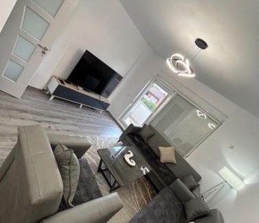 Llaushë Apartamento | Skenderaj Center Apartment