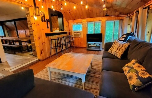 Bethlehem Cabaña | Ski Bethlehem A-Frame with River Access Bring Dogs! <New>