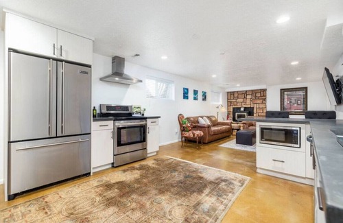 Cottonwood Heights Casa | Ski Bum Chalet-Close to Resorts!