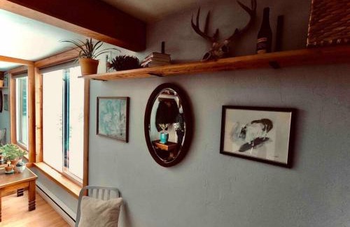 Big Sky Casa | Ski Bunny Studio Walkable to Ski Lifts