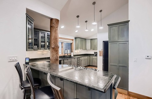 Stonehaven Casa | Ski/Family/4BD/3.5BA Breckenridge