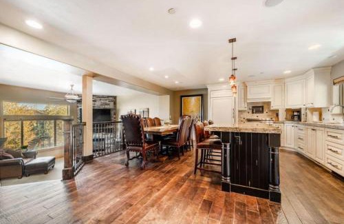 Bear Hollow Village Casa | Ski Haven Elegant Townhome with Private Hot Tub