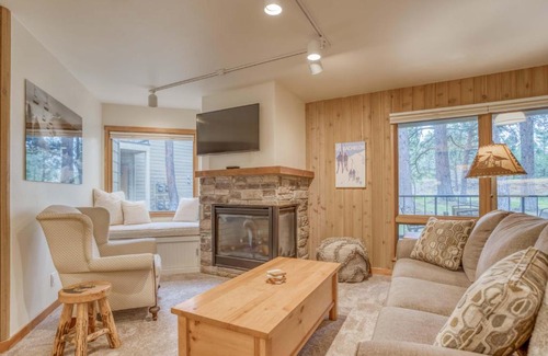 Century West Casa | Ski House 155 - Meredith Lodging