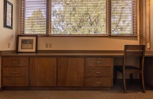 Century West Cabina | Ski House 251 - Meredith Lodging