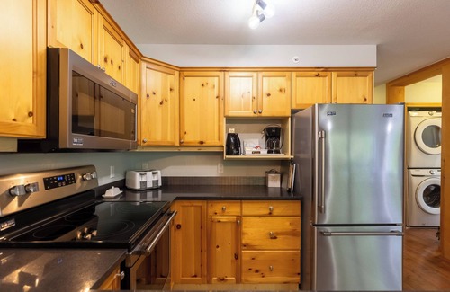East Kootenay Chalet De Esquí | Ski In & 15 Minute Walk to the Lifts | Private Hot Tub