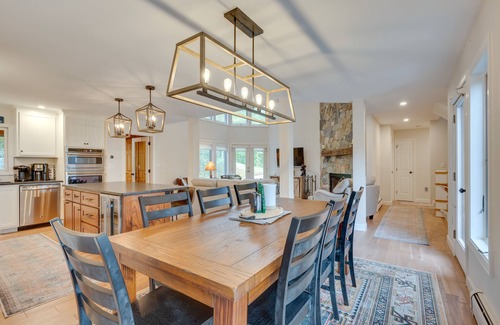 East Burke Condominio | ¡NUEVO! Ski-in Condo w / Hot Tub en Burke Mtn Slopes!