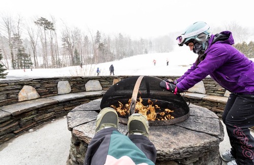 West Dover Apartamento | Ski-In Mountain Suite | Cozy Escape
